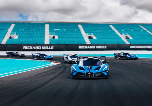 Zlot miliarderów na torze w Miami. Ekstremalne Bugatti Bolide w swoim naturalnym środowisku