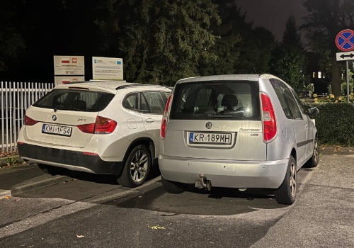 Chciał sprzedać firmowe auto pracownikowi. Skarbówka: dolicz VAT