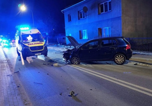 Auto wjechało na chodnik. Zginęła 47-letnia kobieta