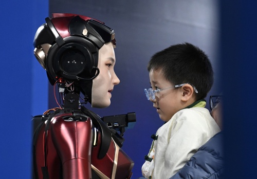 Chiny standaryzują przyszłość: Pekin wprowadza pierwszy system norm dla robotów humanoidalnych