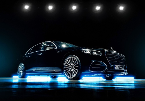 Luksus, który uczy się drogi z chmury. Nowy Mercedes Klasy S zadebiutował w Polsce