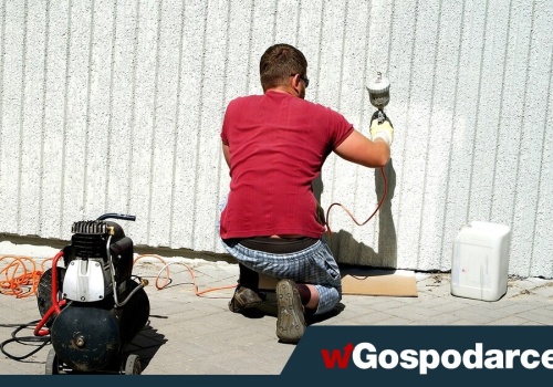 Musisz wpuścić sąsiada na podwórko