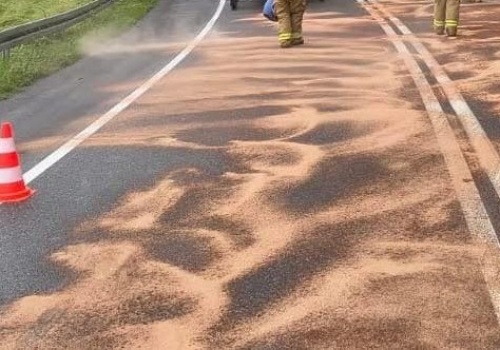 Poranny wypadek na DK75 na Sądecczyźnie. Zderzyły się trzy pojazdy, 3 osoby w szpitalu