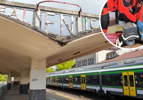 Zdążył podać telefon do żony i jego serce przestało bić. Dramat w pociągu w Warszawie