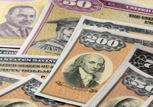 Wyprzedaż obligacji. Rosną obawy o stagflację