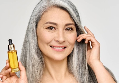 Pożegnaj przebarwienia na wiosnę! To serum z witaminą C usuwa niedoskonałości jak gumka