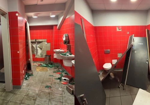 Łódź: kibole po przegranym meczu postanowili odreagować poprzez zniszczenie kibla