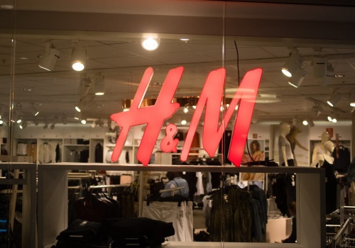 Gigant branży odzieżowej ogłasza masowe zwolnienia. Pracę może stracić ponad 400 osób