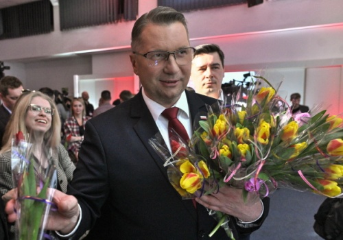 Czarnek: PiS składa projekt ustawy ws. obniżenia VAT-u i akcyzy na paliwo. Motyka: Jeśli ceny paliw będę rosły, to rząd będzie podejmował działania