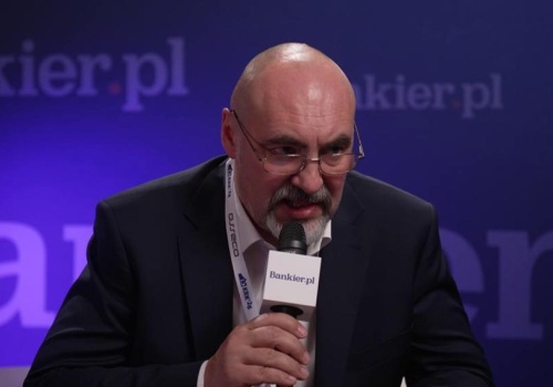 Obligacje kontra akcje. Dlaczego Polacy omijają giełdę szerokim łukiem? Prezes Skarbiec TFI w Bankier.TV