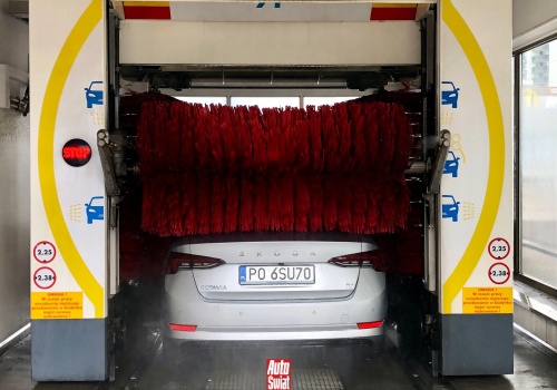 Da się myć auto za długo? Myjnia w Wiedniu dowodzi, że tak i nakłada 360 euro kary