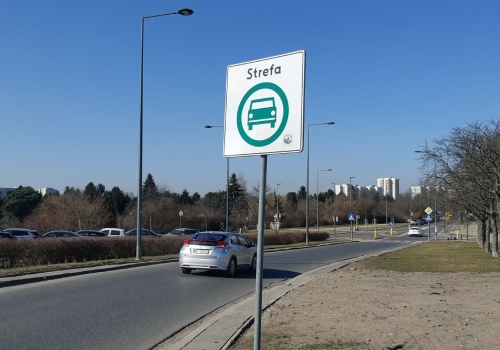 Znaków nie ma, ale strefa obowiązuje