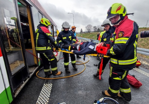 Województwo przekazało strażakom-ochotnikom 1,2 mln zł. Wszystko na szkolenia z pierwszej pomocy