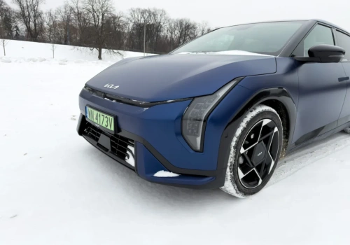 15 stopni poniżej zera, czyli Kia EV4 Fastback na autostradzie. Ogromne zaskoczenie