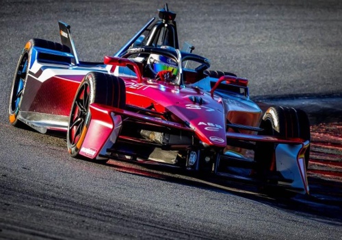 Citroën zamieni ulicę w Madrycie w tor wyścigowy. Elektryczny bolid pojawi się w centrum