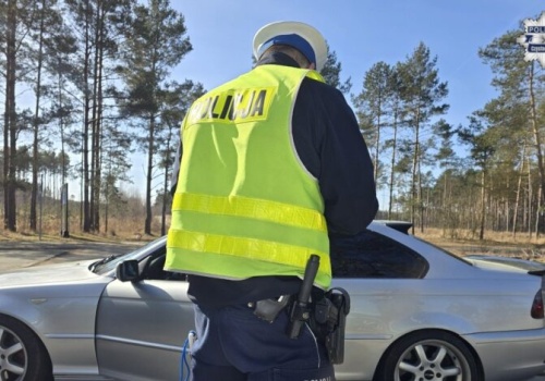 Policyjny bilans weekendu na drogach powiatu częstochowskiego. 2 wypadki, 39 kolizji i utracone prawa jazdy