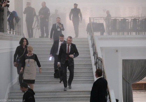 „Grzesiu, puknij się w łeb”. Jak Morawiecki zakończył rozmowę z Braunem