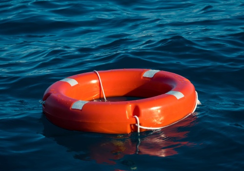 Co najmniej 14 migrantów zginęło w wyniku zderzenia pontonu z łodzią tureckiej straży wybrzeża