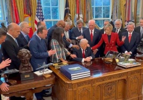 Chrześcijańscy liderzy modlili się za Donalda Trumpa w Gabinecie Owalnym w czasie napięć z Iranem