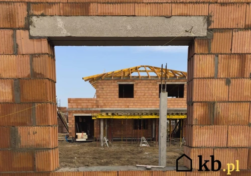 Budowa domu 2026 - na tym etapie większość inwestorów traci kontrolę nad budżetem