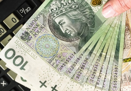 3292 zł bez zwrotu. Zasiłek nawet po przekroczeniu progu dochodowego