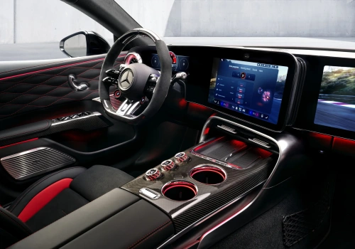 Mercedes-AMG pokazuje kokpit elektrycznego supersedana. Ponad 1000 KM na horyzoncie