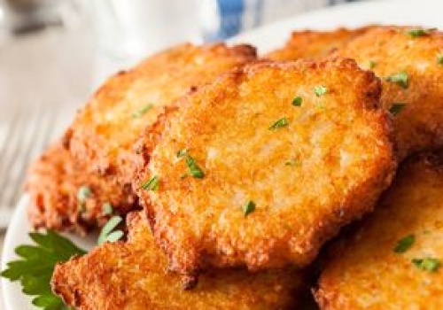 Dodaję 2 łyżki do ziemniaków zamiast mąki. Placki wychodzą chrupiące i lżejsze