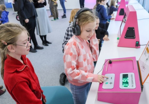 Naukobus z Centrum Nauki Kopernik odwiedził Łęki Szlacheckie