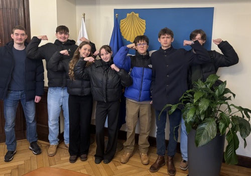 Olsztyńscy licealiści chcą zmienić nawyki żywieniowe młodego pokolenia. Rusza projekt „Rizz na zdrowie”