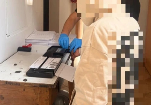 Zwrócił uwagę policjantów swoim zachowaniem. 27-latek zatrzymany z narkotykami