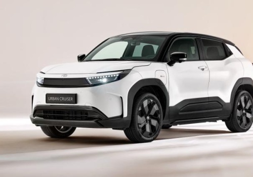 Elektryczny odpowiednik Yarisa Crossa? Toyota Urban Cruiser wjeżdża do Polski z cenami od 155 900 zł
