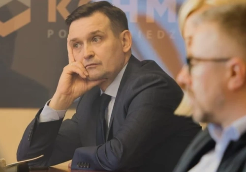 Michał Jaros musiał ustąpić ze stanowiska szefa partii we Wrocławiu. Na komisarzy wyznaczono Bogdana Zdrojewskiego i Jarosława Dudę