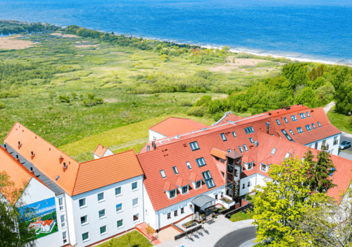 Kołobrzeg na wiosnę i lato 🌊 Hotel ze spa i basenem blisko plaży 🏖️