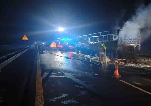 Pożar autobusu na autostradzie A2. Spłonął doszczętnie