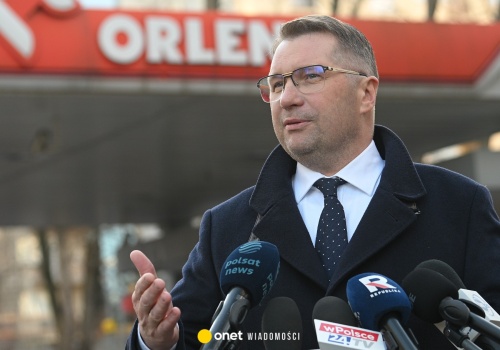 Burza wokół słów Przemysława Czarnka o OZE. 