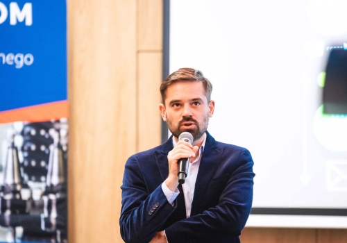 „Czy przez AI zwolnimy wszystkich?”. Radomscy przedsiębiorcy rozmawiali o sztucznej inteligencji