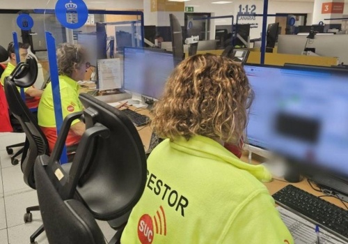 Pożar jachtu przy porcie La Estaca na El Hierro