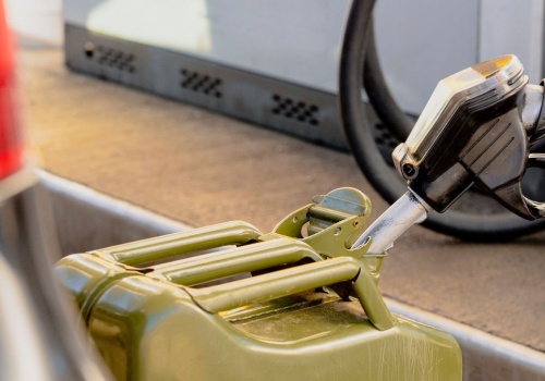 Ceny paliw rosną, więc zatankował na zapas. Dostał 3 tys. zł mandatu