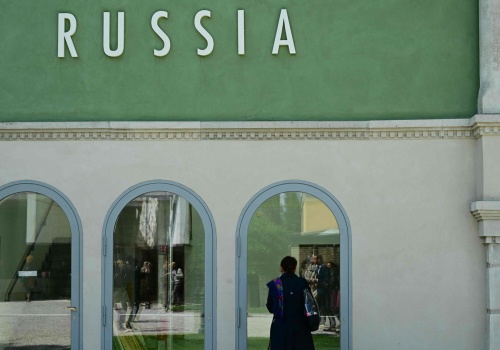 Powrót Rosji na Biennale w Wenecji. Komisja Europejska ostro reaguje