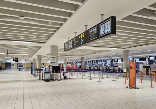 „Odwołano wszystkie loty”. Chaos w Europie, panika wśród pasażerów