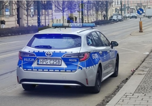 Akcja policji w Krakowie. Funkcjonariusze sprawdzają kierowców i pasażerów