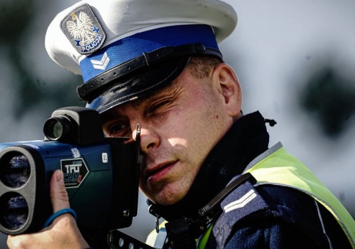 Jechali ponad 100 km/h przez Sopot. Policjanci zatrzymali sześciu piratów drogowych