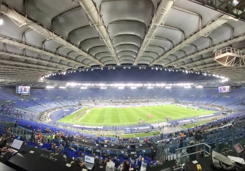 Stadion na 70 tys. świecił pustkami. Kibice giganta mają dość