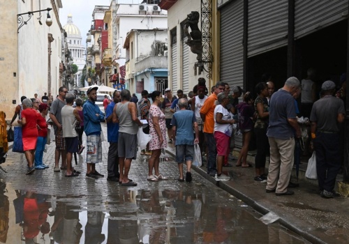 Na rajskiej wyspie brakuje paliwa i prądu. Na ulicach coraz więcej dorożek