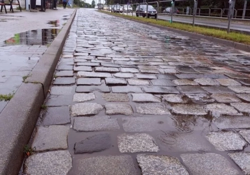Dzień dobry Katowice. Miasto bierze się za nawierzchnię w zatokach autobusowych