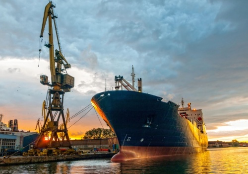 Wärtsilä zachęca do inwestycji w shore power. Energia elektryczna a dekarbonizacja przemysłu morskiego