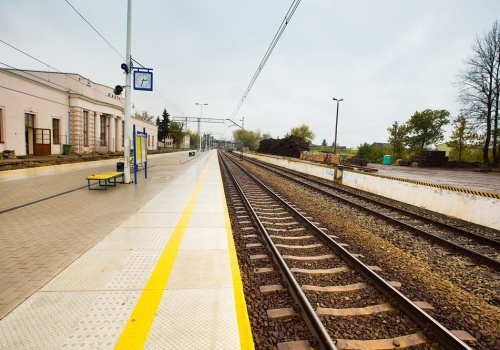 Łódzkie: Duże przebudowy wciąż będą wpływać na rozkład jazdy