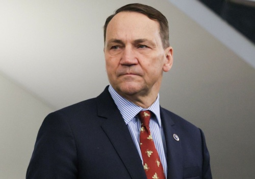 Koniec z darmową ewakuacją Polaków z Bliskiego Wschodu? Sikorski rozważa radykalne kroki