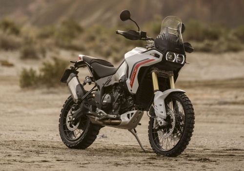 Ducati DesertX w nowej odsłonie. Producent obiecuje jeszcze lepsze możliwości w terenie