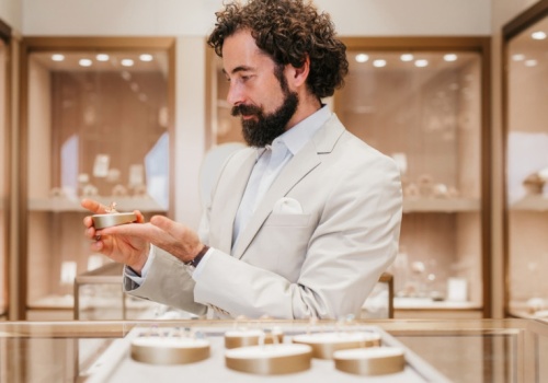 Diamenty za drogie na sukces. Marka jubilerska musi upaść